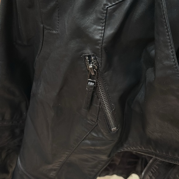 BlankNYC woman's small leather coat - Picture 8 of 16